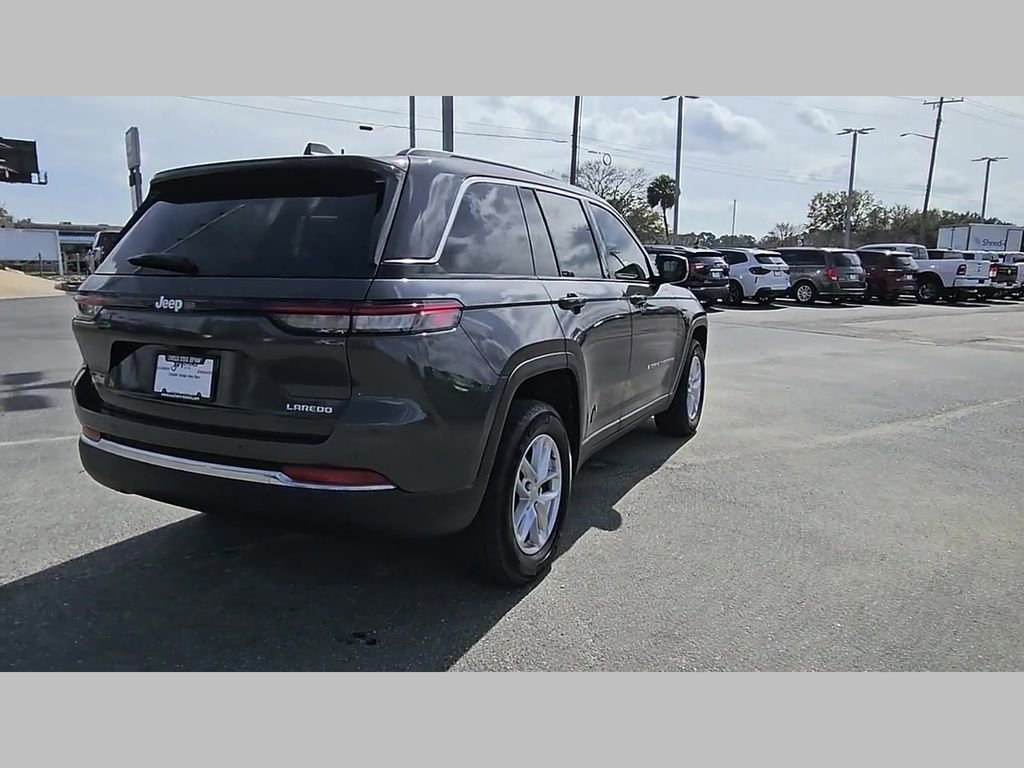 Used 2025 Jeep Grand Cherokee Laredo X w/ Luxury Tech Group I image 32