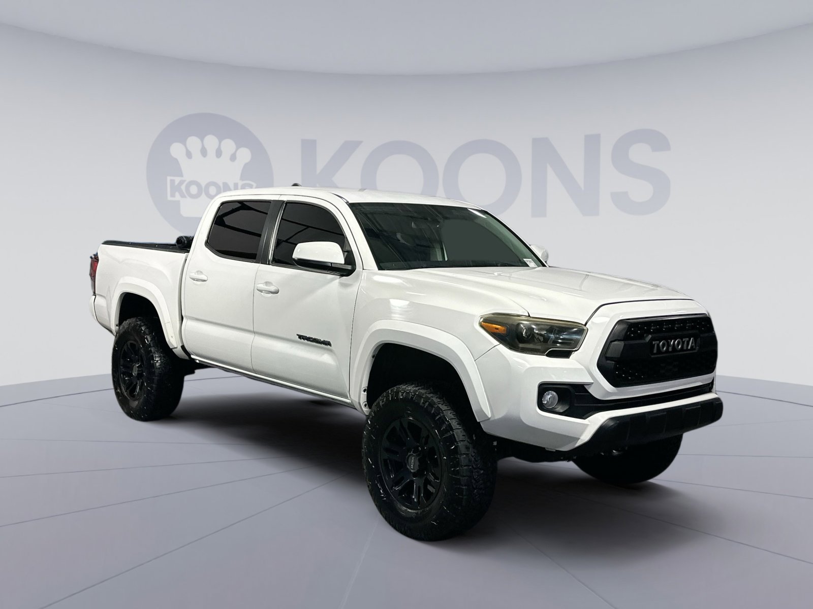 Used 2020 Toyota Tacoma SR5 image 10