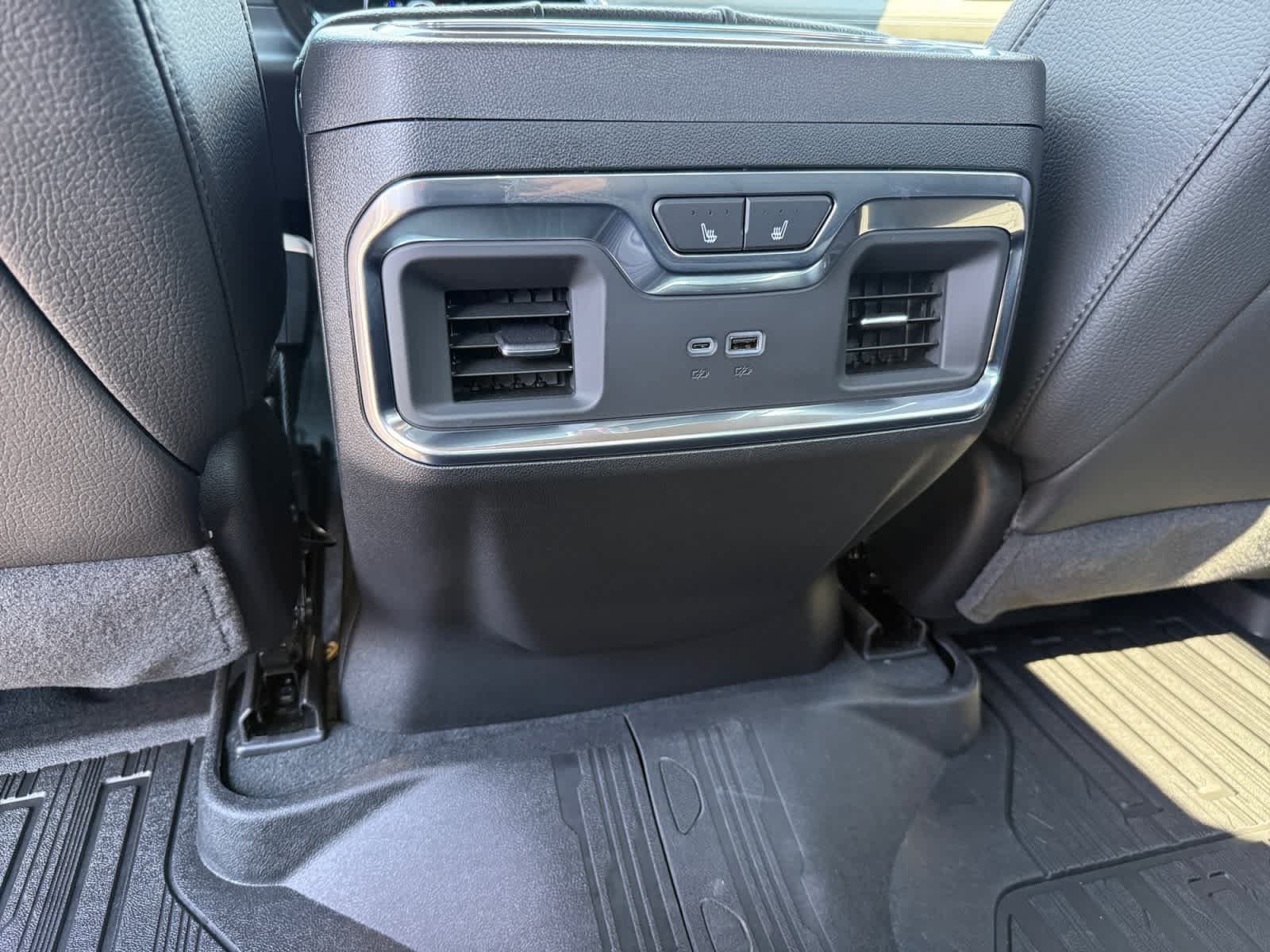 Used 2026 GMC Sierra 1500 Denali AWD/4WD image 16