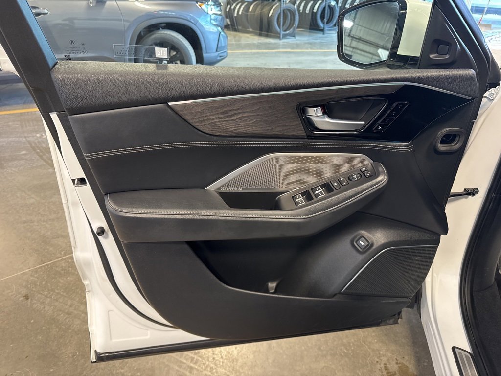 Used 2022 Acura MDX SH-AWD w/ Advance Package image 24