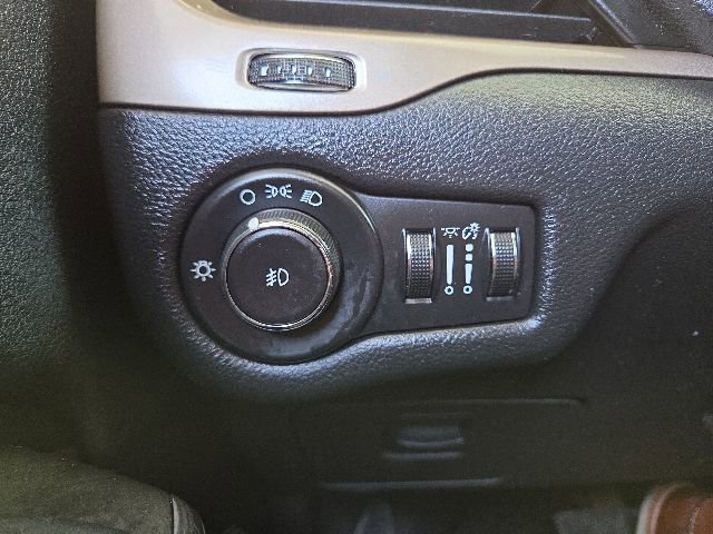 Used 2014 Jeep Cherokee Latitude w/ Cold Weather Group FWD image 50