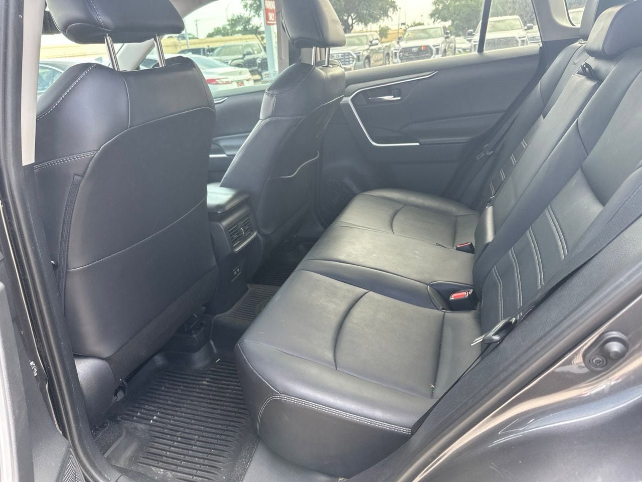 Used 2019 Toyota RAV4 XLE Premium w/ Advanced Technology Package FWD image 5