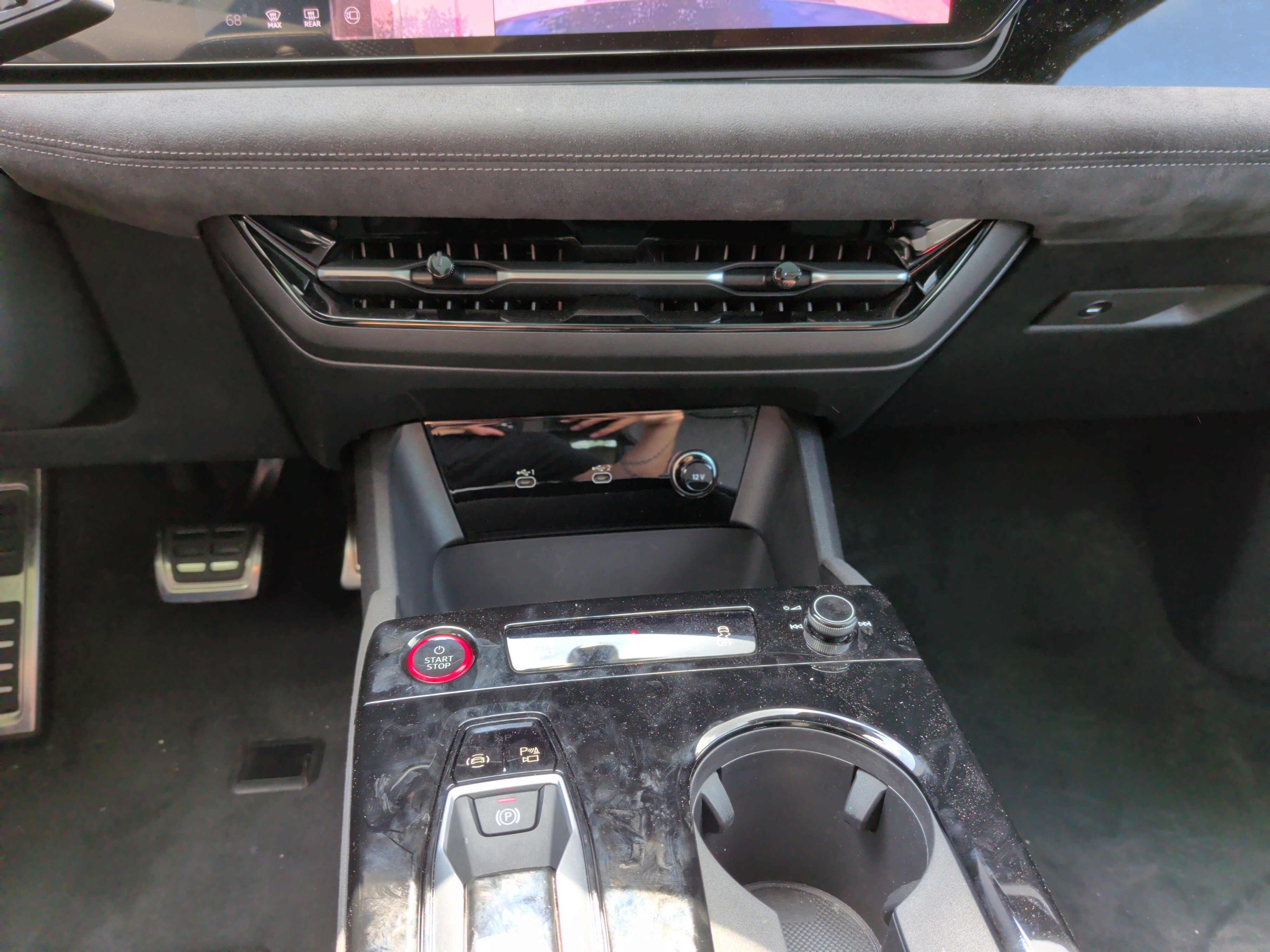 Used 2025 Audi S6 e-tron Premium Plus w/ Premium Plus image 27