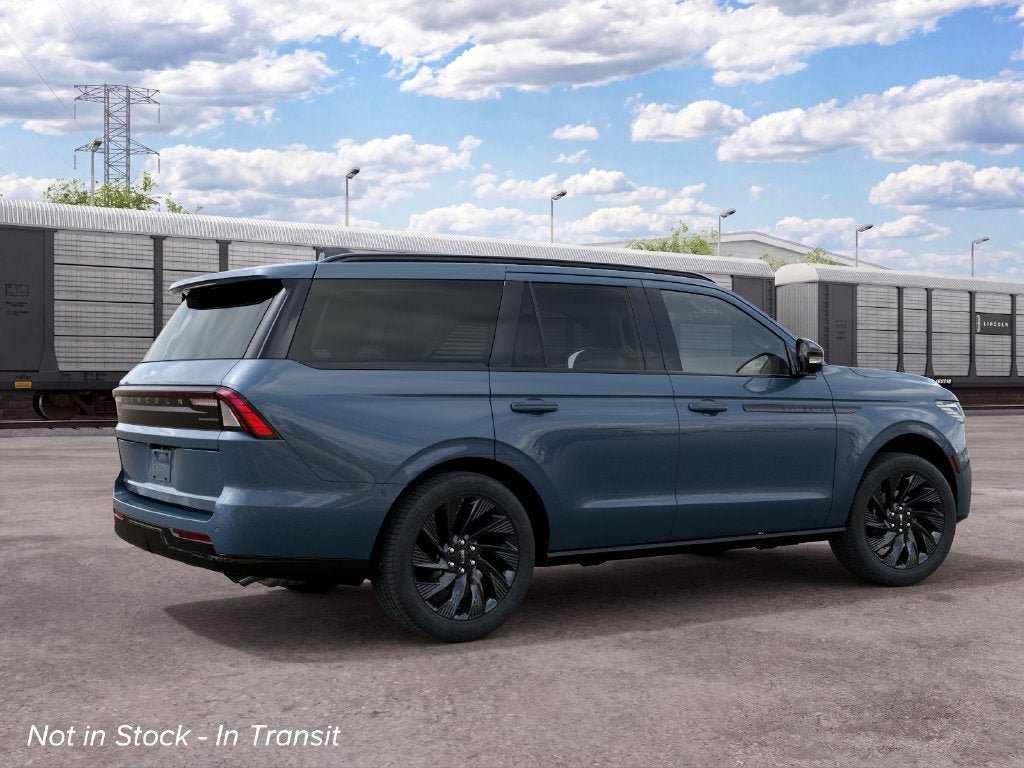 New 2027 Lincoln Navigator Reserve AWD/4WD image 6