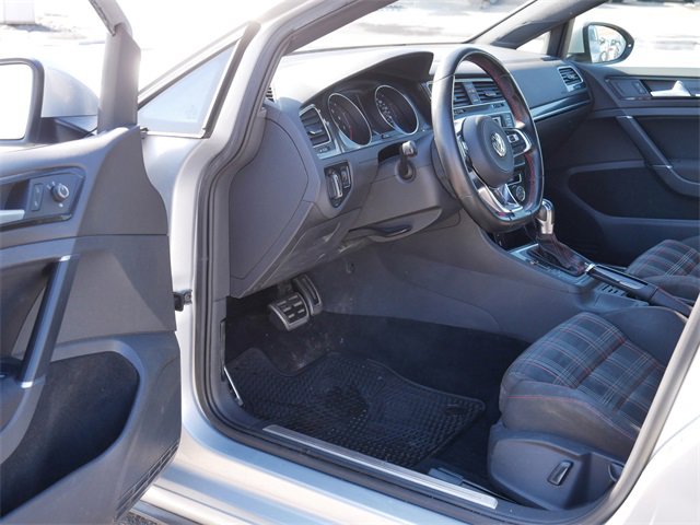 Used 2017 Volkswagen GTI S image 12