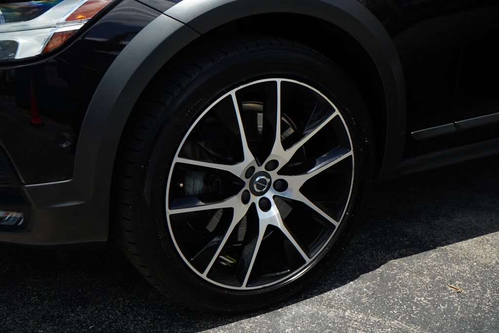 Used 2019 Volvo V90 T6 Cross Country AWD/4WD image 15