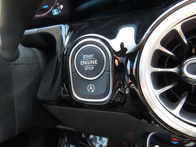 Used 2025 Mercedes-Benz GLA 250 4MATIC image 16