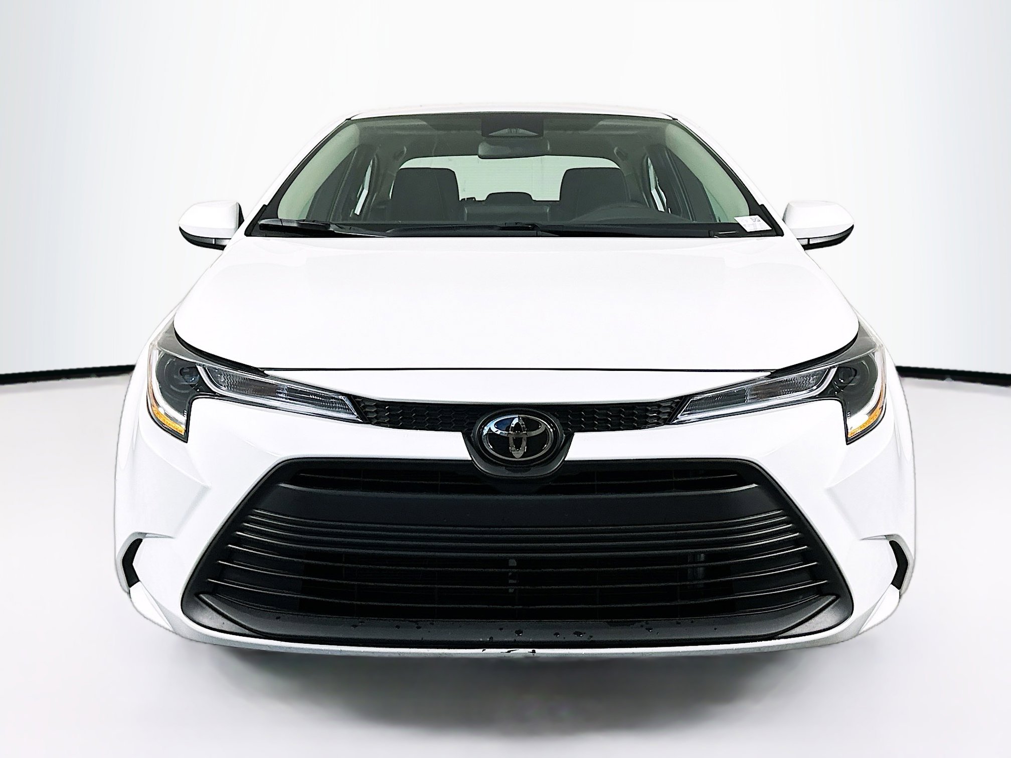 Used 2025 Toyota Corolla LE image 2