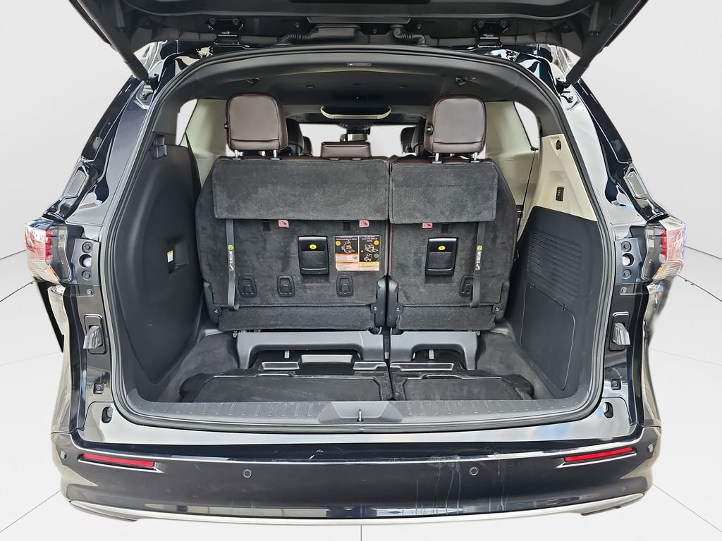 Certified 2022 Toyota Sienna Platinum image 24