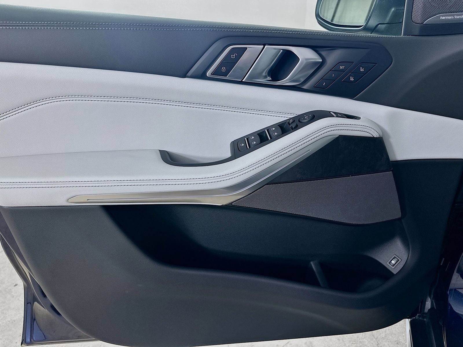 New 2026 BMW X5 xDrive50e AWD/4WD image 16