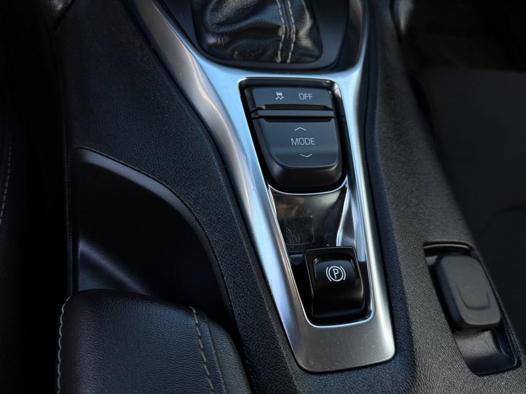 Used 2024 Chevrolet Camaro LT w/ Technology Package RWD image 24
