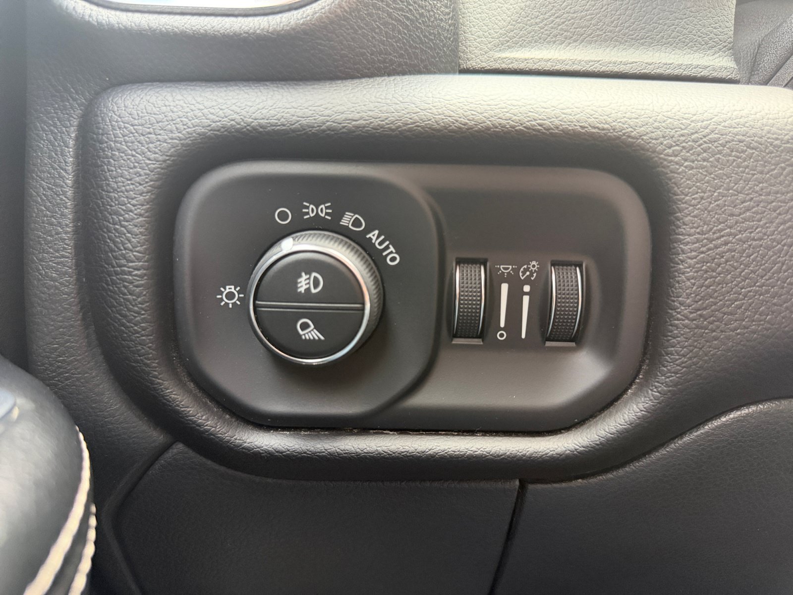 Used 2023 RAM 2500 Laramie AWD/4WD image 20