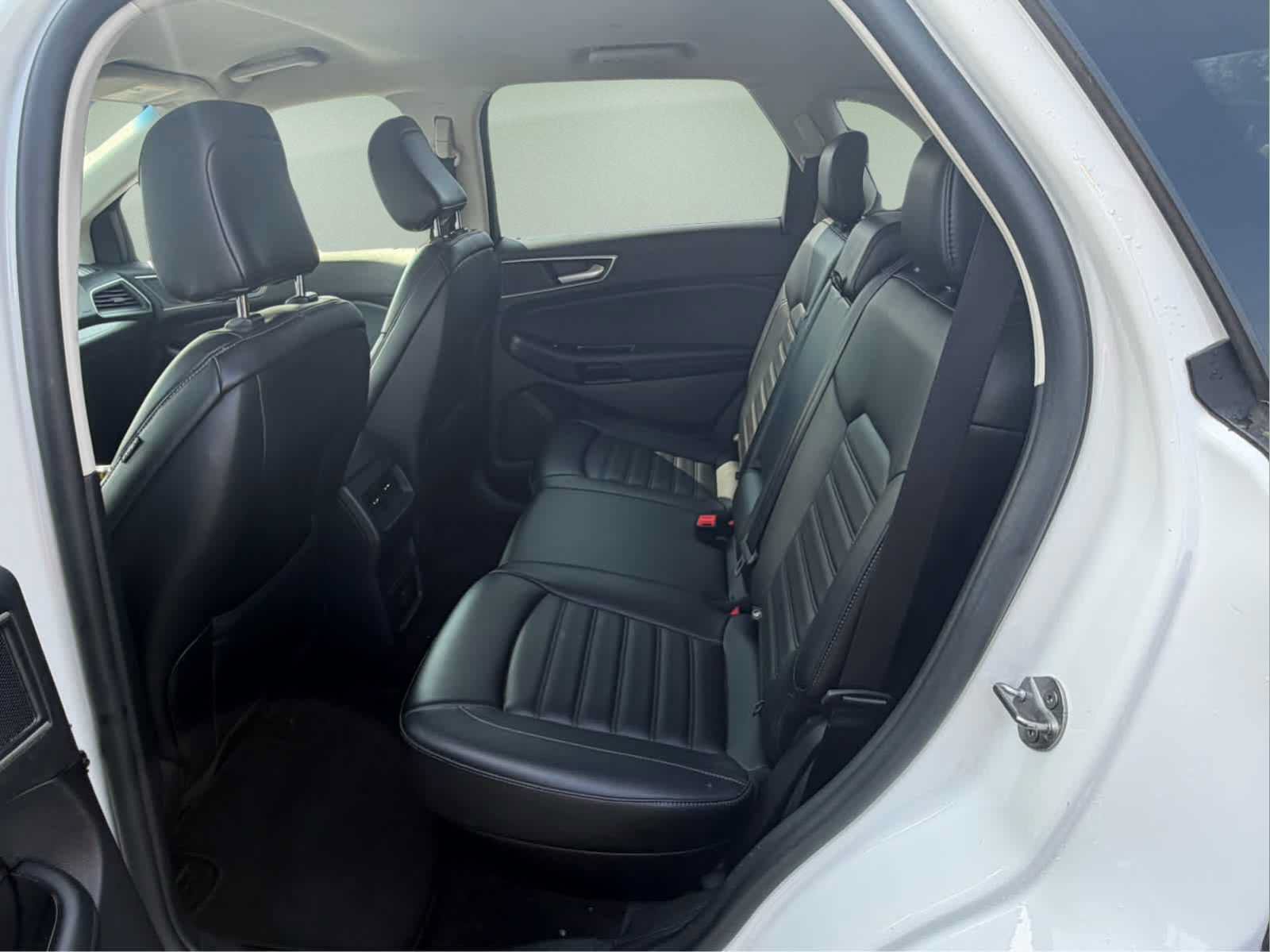 Used 2020 Ford Edge SEL w/ Cold Weather Package AWD/4WD image 19