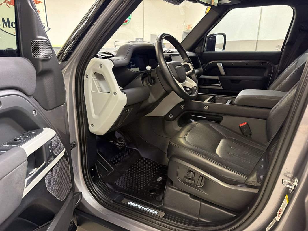 Used 2022 Land Rover Defender 110 X-Dynamic SE AWD/4WD image 25