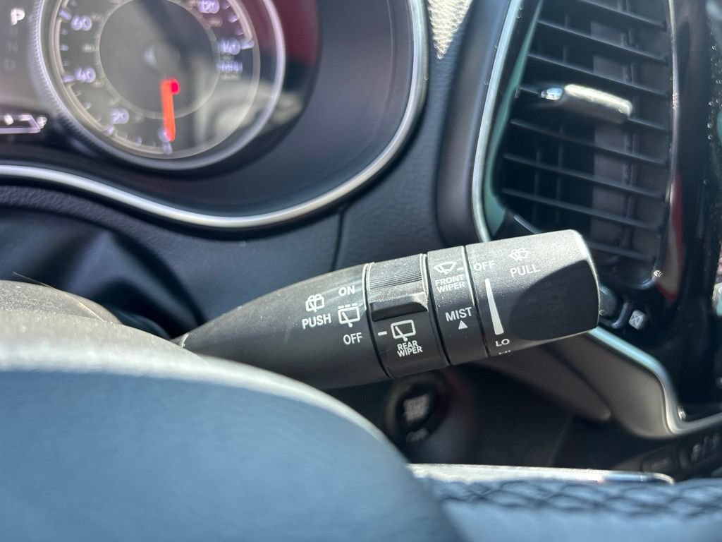 Used 2019 Jeep Cherokee Limited FWD image 24