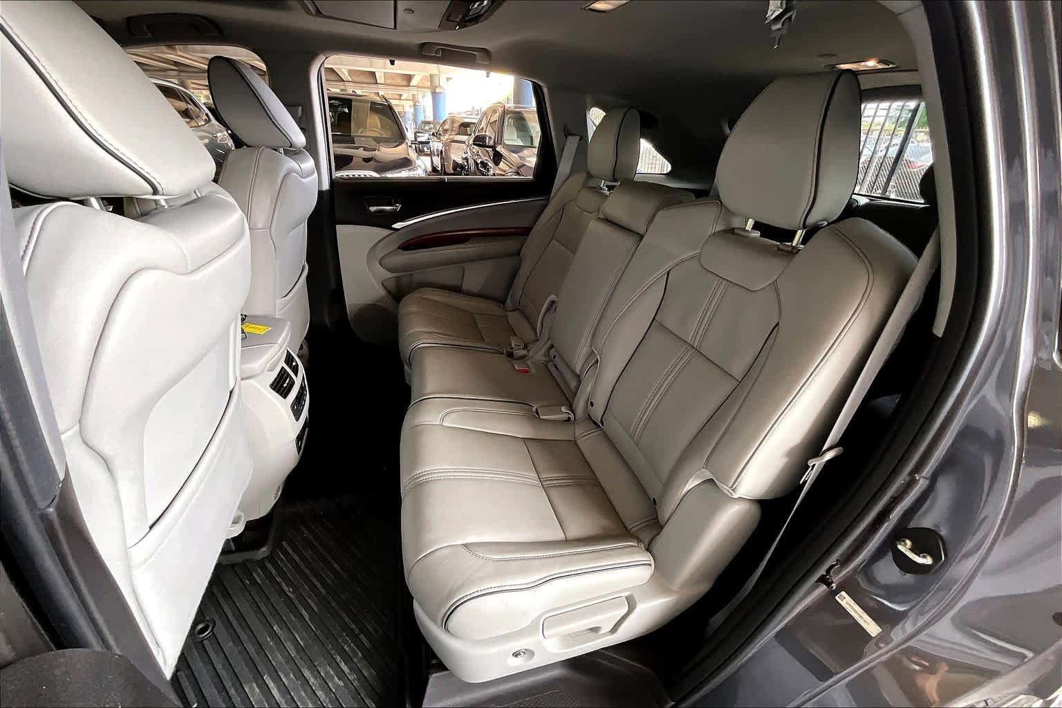 Used 2017 Acura MDX SH-AWD image 19