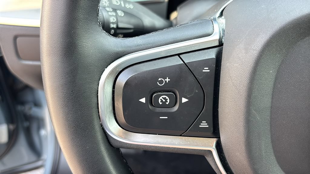 Certified 2023 Volvo XC60 B5 Core w/ Climate Package AWD/4WD image 16