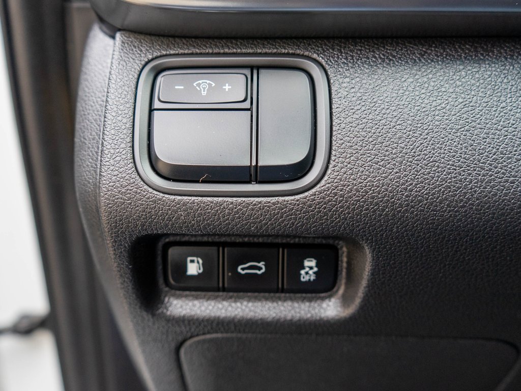 Used 2017 Kia Optima SX image 17