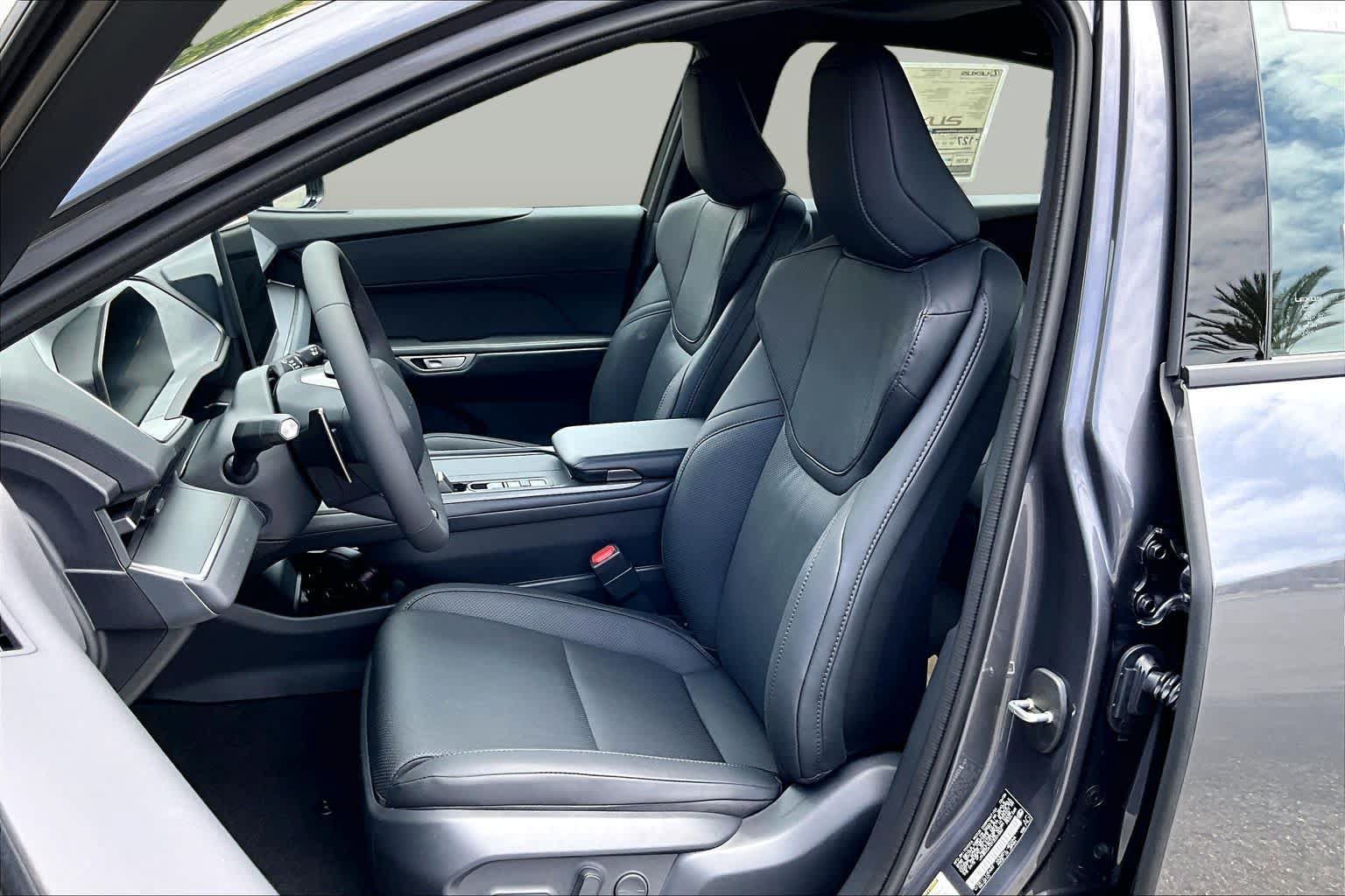 New 2026 Lexus ES 350e FWD image 18