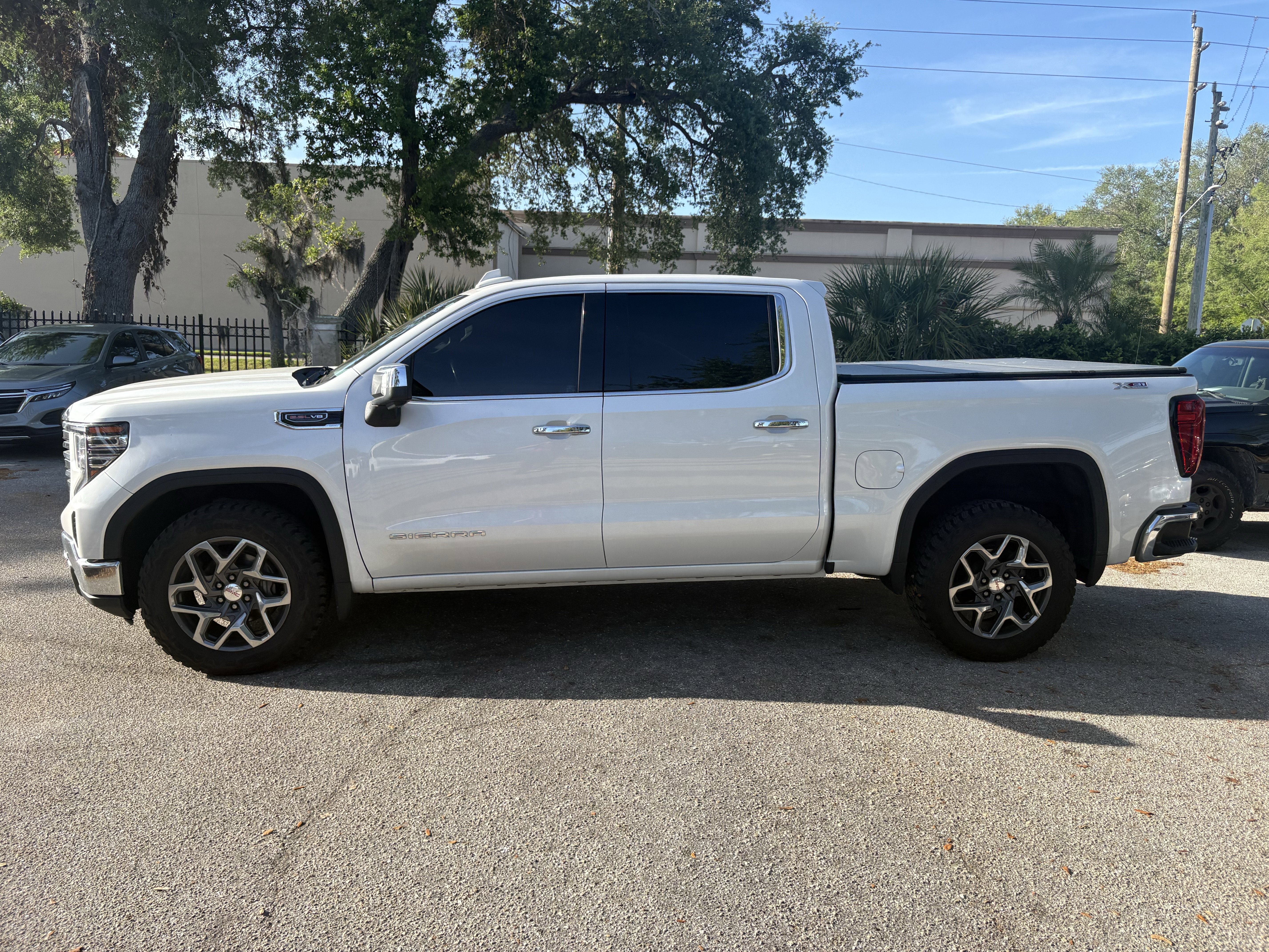 Used 2022 GMC Sierra 1500 SLT w/ SLT Premium Plus Package image 3