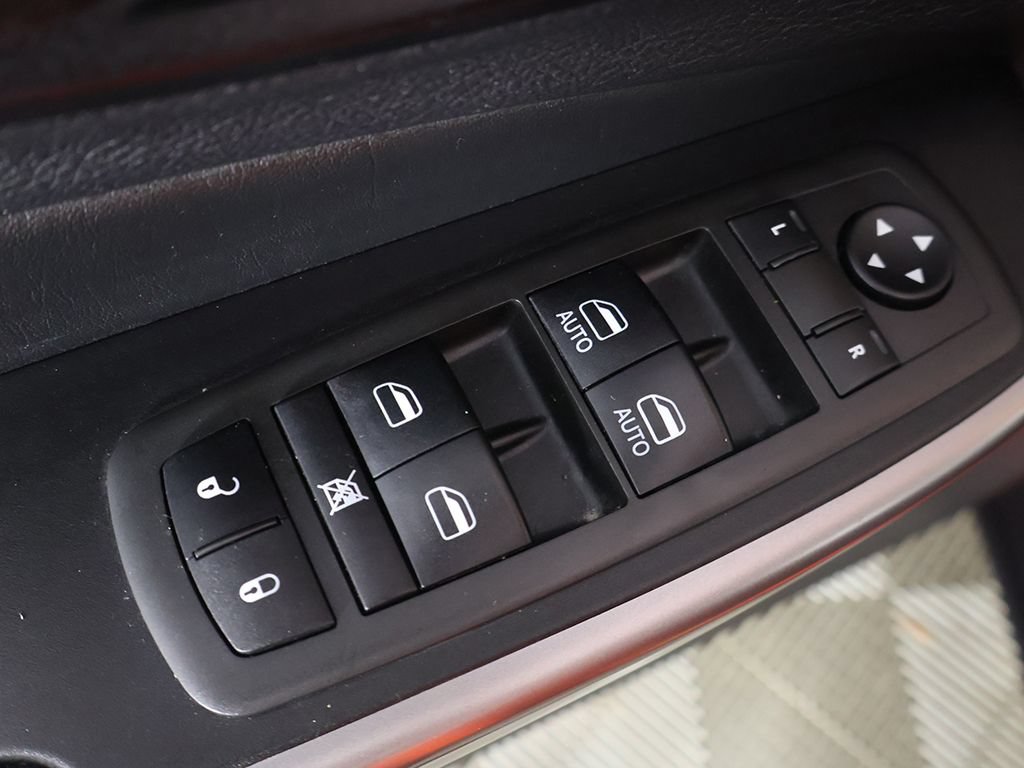 Used 2021 Jeep Cherokee Latitude FWD image 30