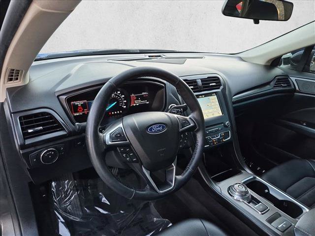 Used 2018 Ford Fusion SE w/ Equipment Group 201A FWD image 10