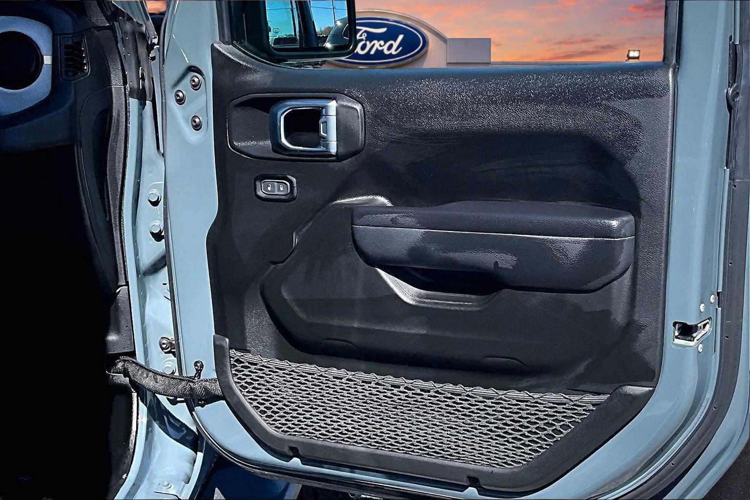 Used 2024 Jeep Wrangler Unlimited AWD/4WD image 24