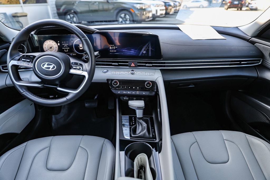 Certified 2024 Hyundai Elantra Limited FWD image 12