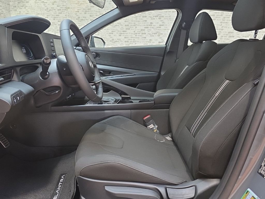New 2026 Hyundai Elantra SEL Sport FWD image 20