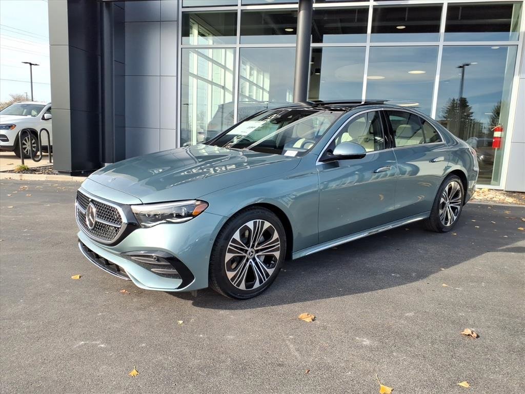New 2026 Mercedes-Benz E 350 4MATIC Sedan image 2