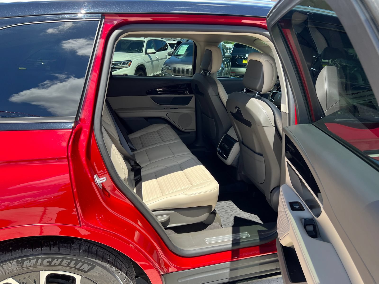 Used 2024 Lincoln Nautilus Reserve AWD/4WD image 14