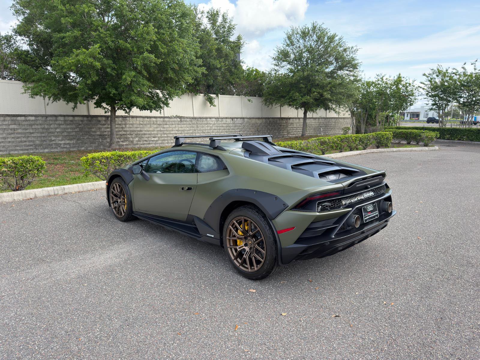 Used 2024 Lamborghini Huracan Sterrato image 5