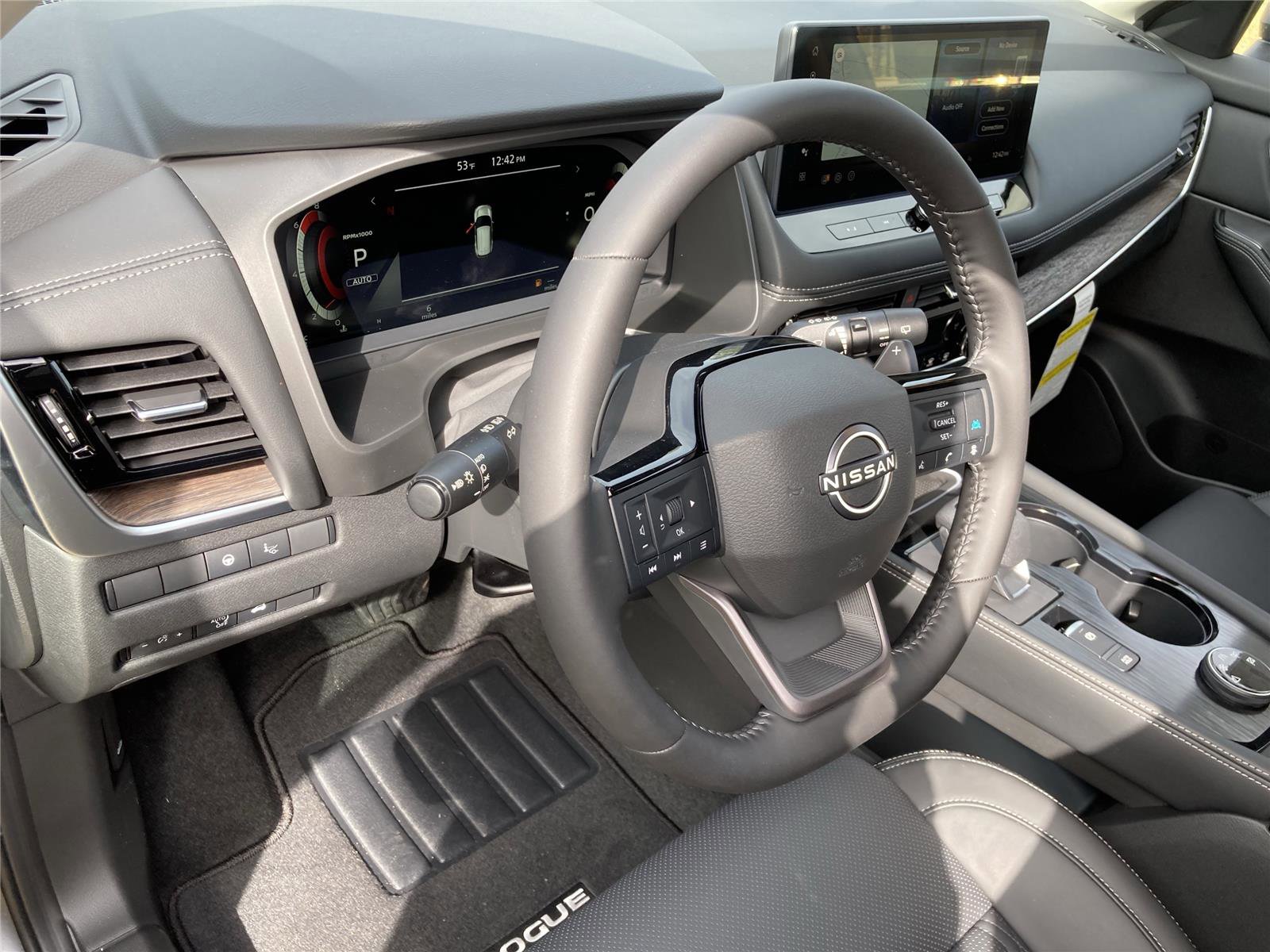 New 2026 Nissan Rogue Platinum w/ Platinum Premium Package image 12