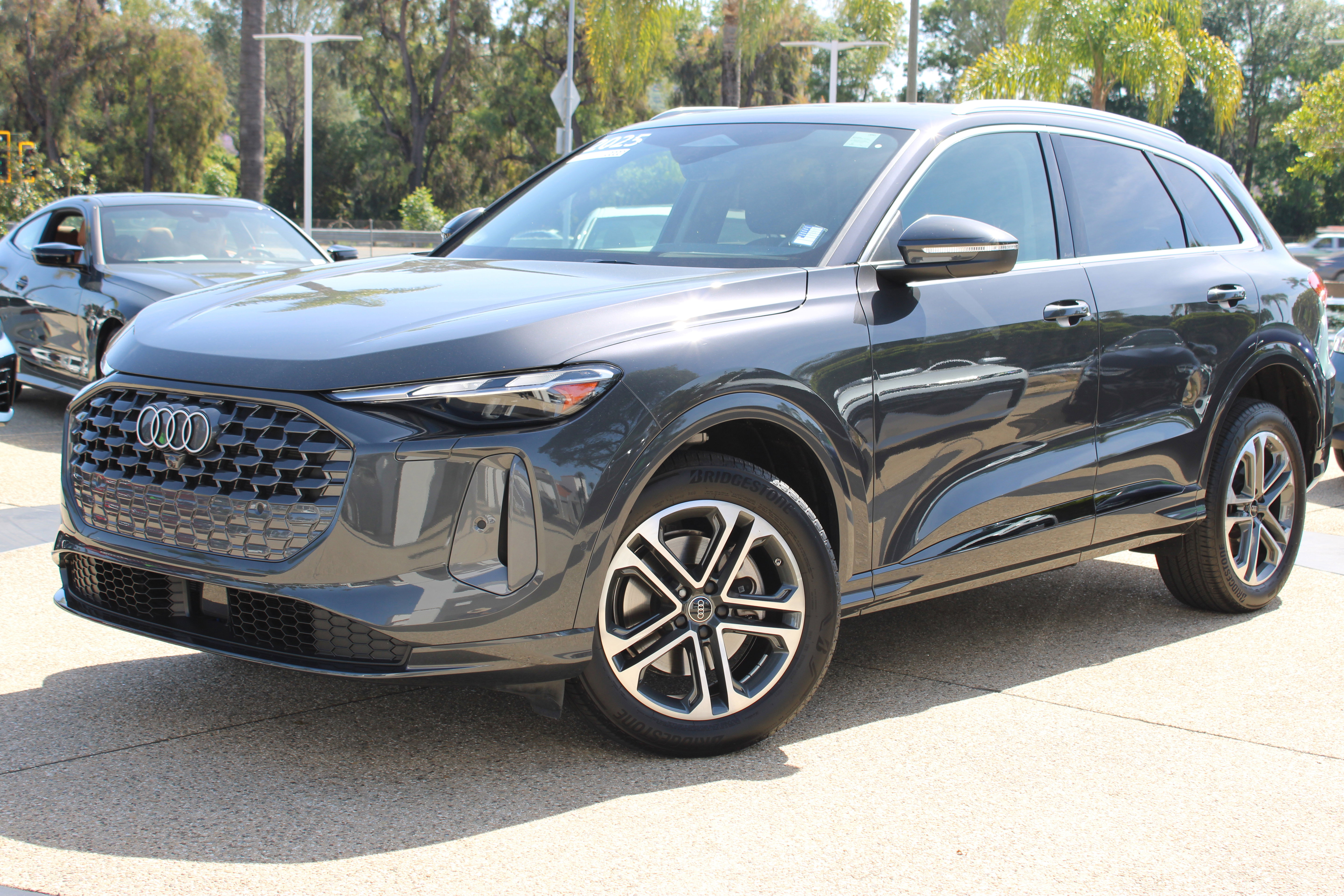 Certified 2025 Audi Q5 Premium w/ Convenience Package image 1