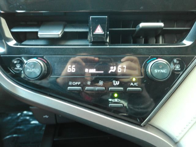 Used 2022 Toyota Camry LE image 38