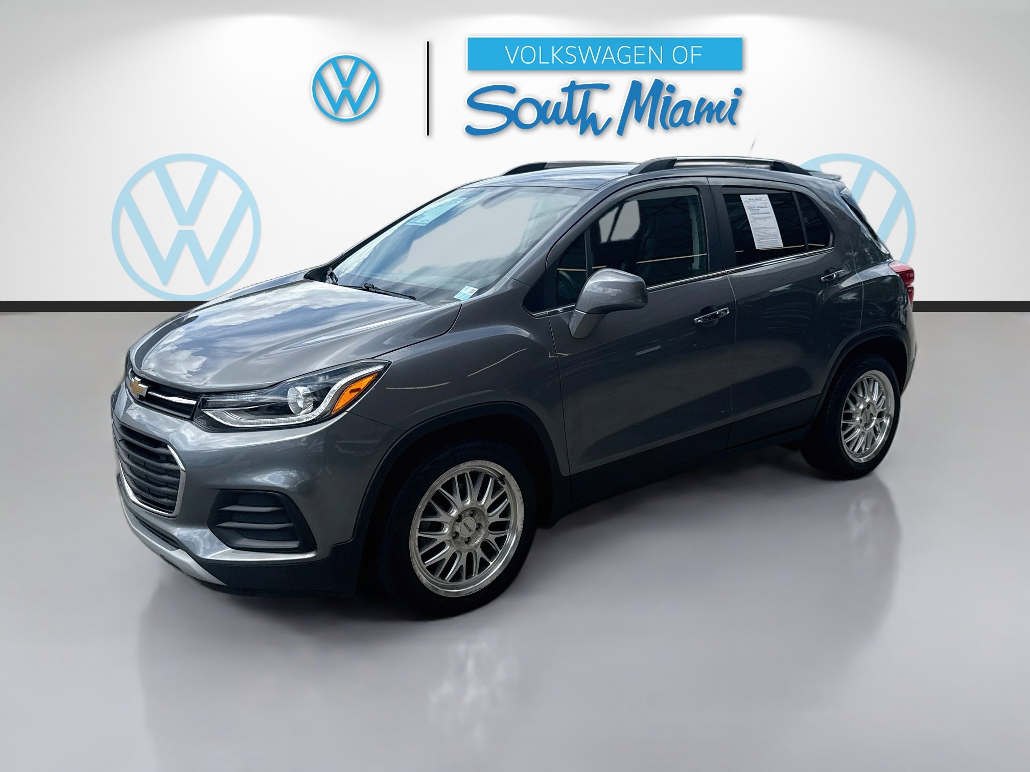 Used 2020 Chevrolet Trax LT w/ Driver Confidence Package FWD image 3