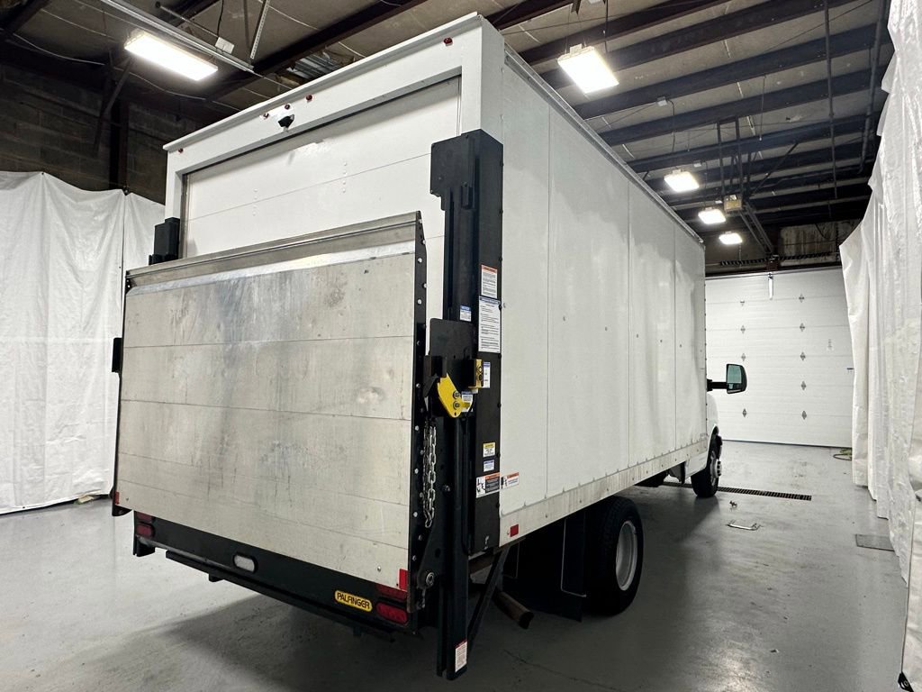 Used 2022 Chevrolet Express 3500 w/ Power Convenience Package image 7