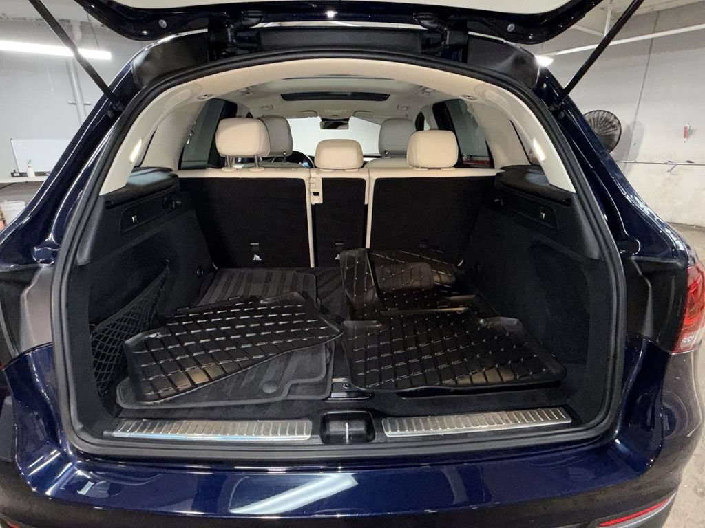 Used 2022 Mercedes-Benz GLC 300 4MATIC w/ Multimedia Package Lite image 17