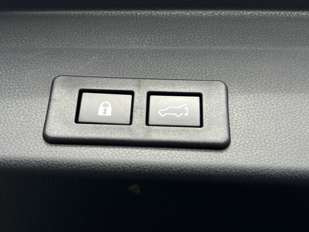 Used 2023 Subaru Ascent Touring AWD/4WD image 18