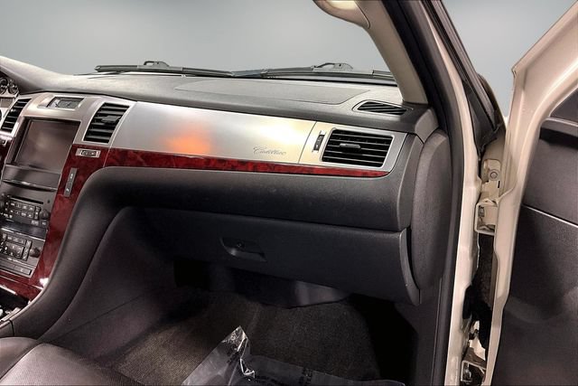 Used 2013 Cadillac Escalade EXT Premium AWD/4WD image 26