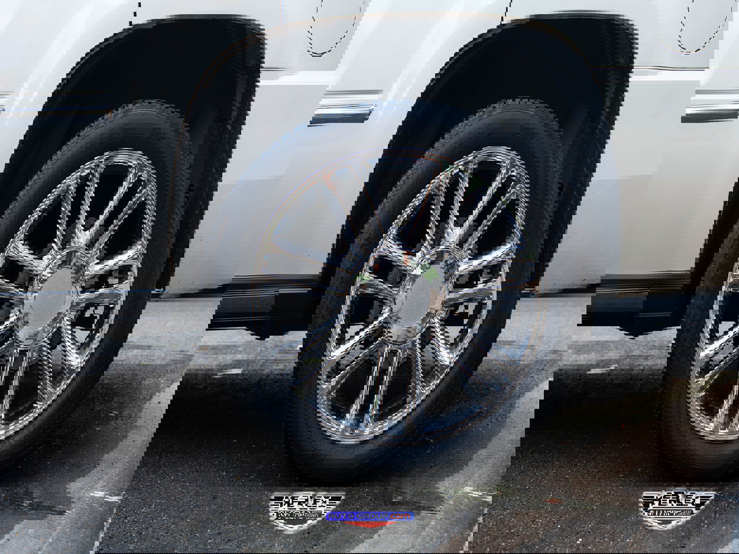 Used 2013 Cadillac Escalade Platinum image 12