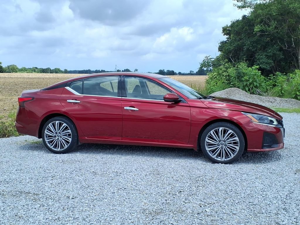 Used 2023 Nissan Altima 2.5 SL AWD/4WD image 4