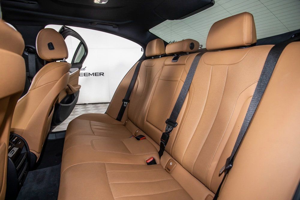 Used 2023 BMW 530e w/ M Sport Package image 15