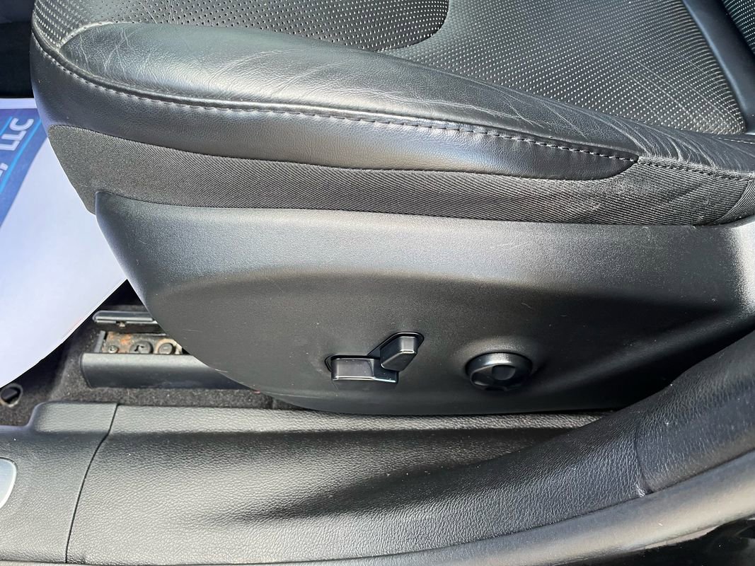 Used 2019 Jeep Cherokee Limited image 9