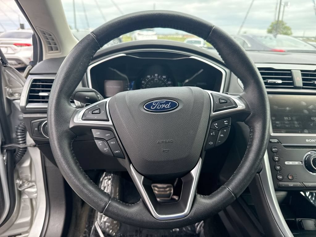 Used 2016 Ford Fusion Titanium AWD/4WD image 15