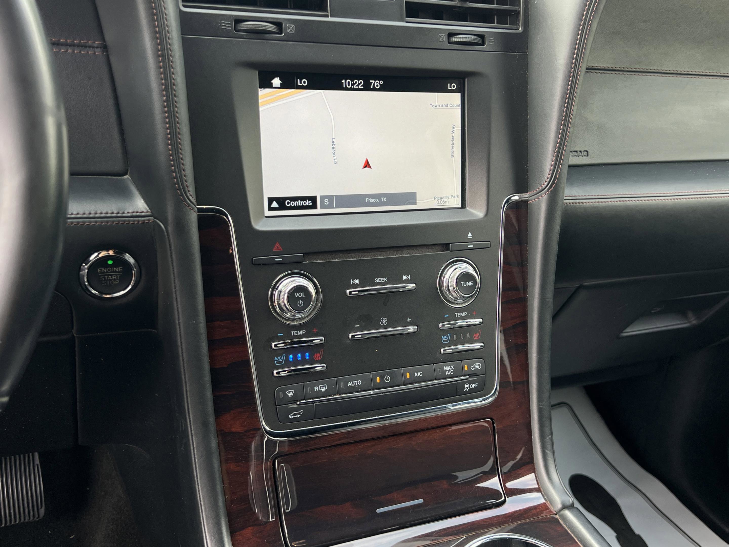 Used 2016 Lincoln Navigator Reserve image 21