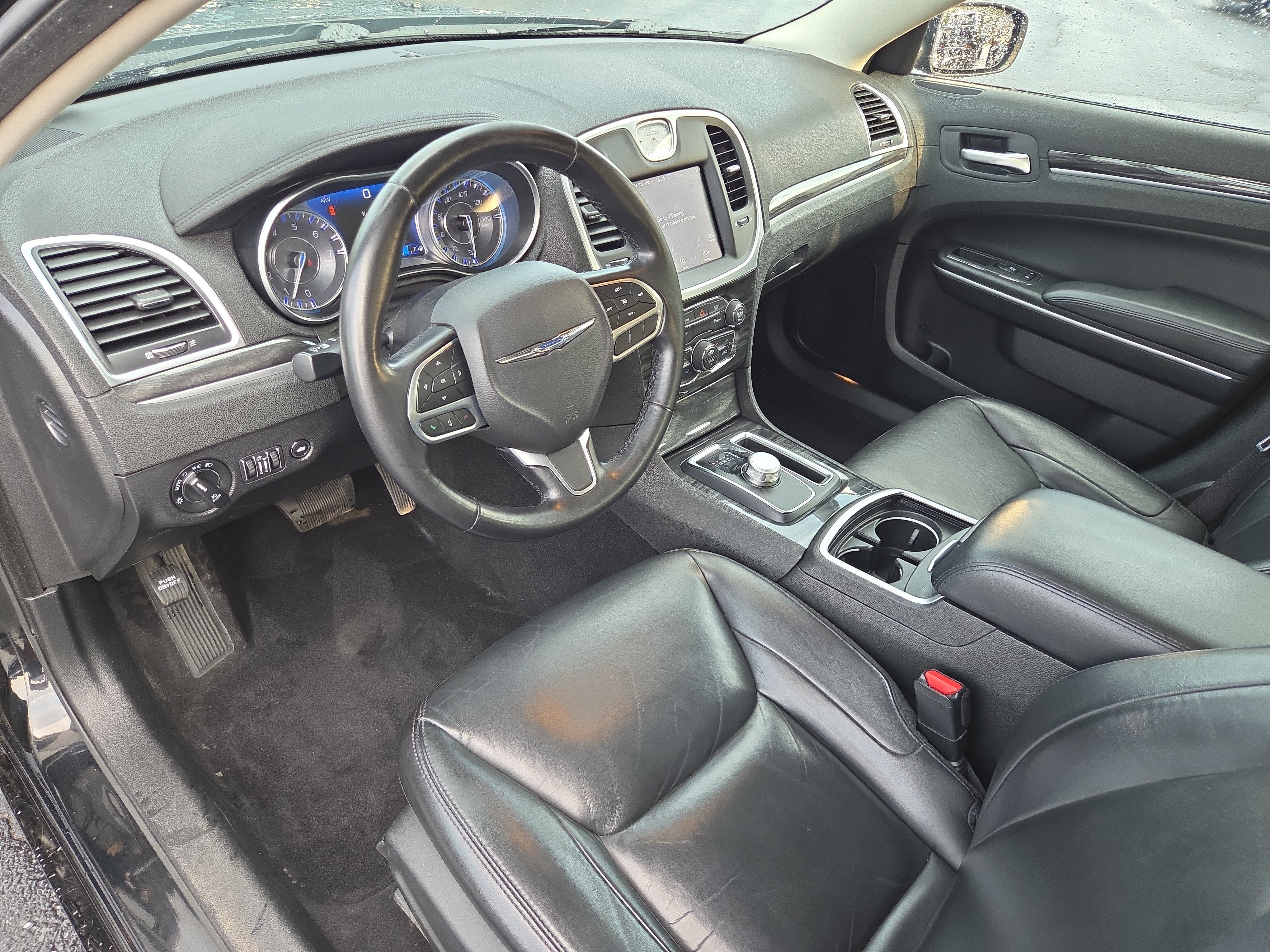 Certified 2022 Chrysler 300 Touring L AWD/4WD image 12
