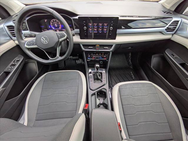 New 2026 Volkswagen Taos SE FWD image 3