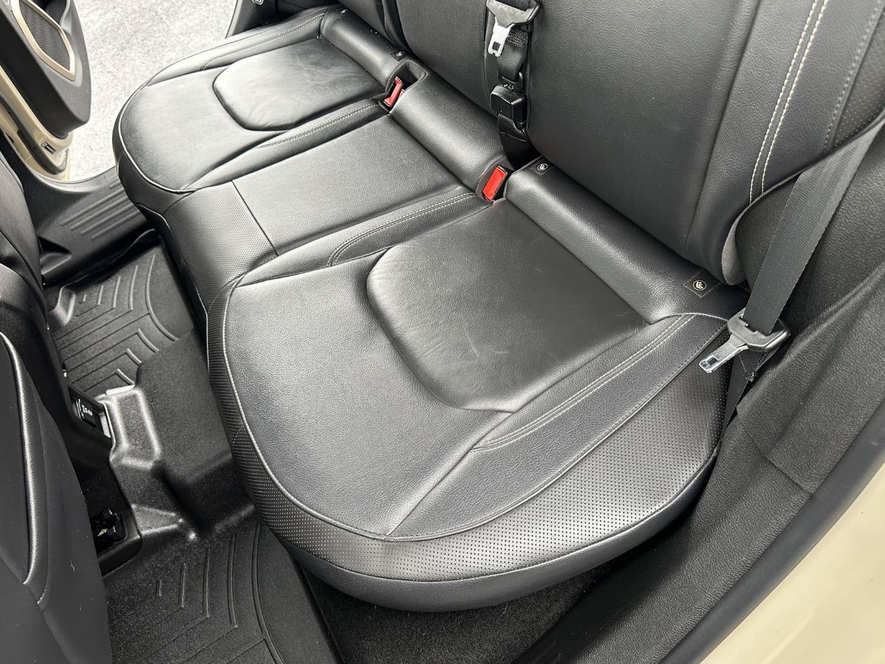 Used 2015 Jeep Renegade Limited AWD/4WD image 31