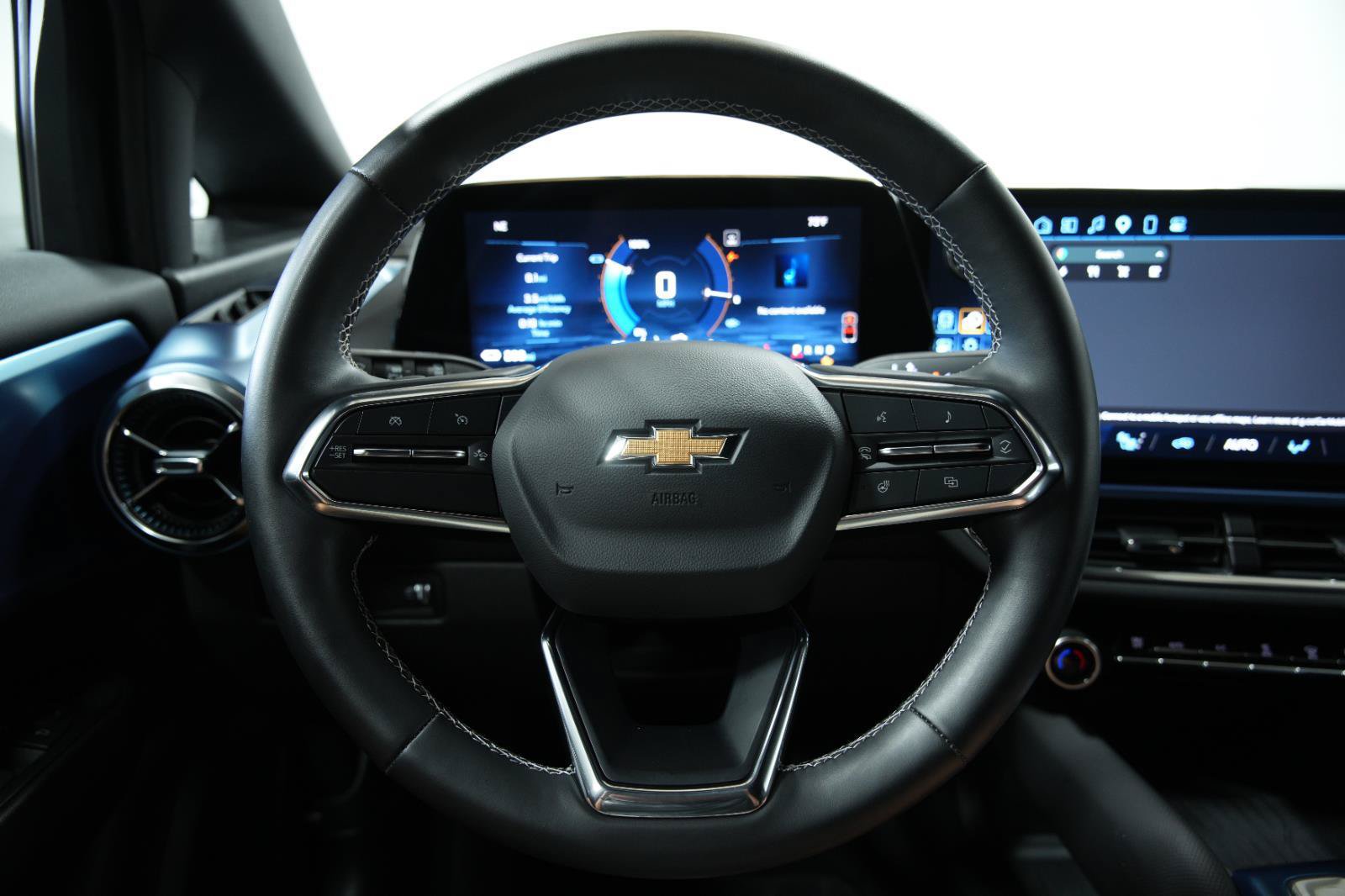 Used 2024 Chevrolet Equinox EV LT w/ LPO, Trailering Package FWD image 41